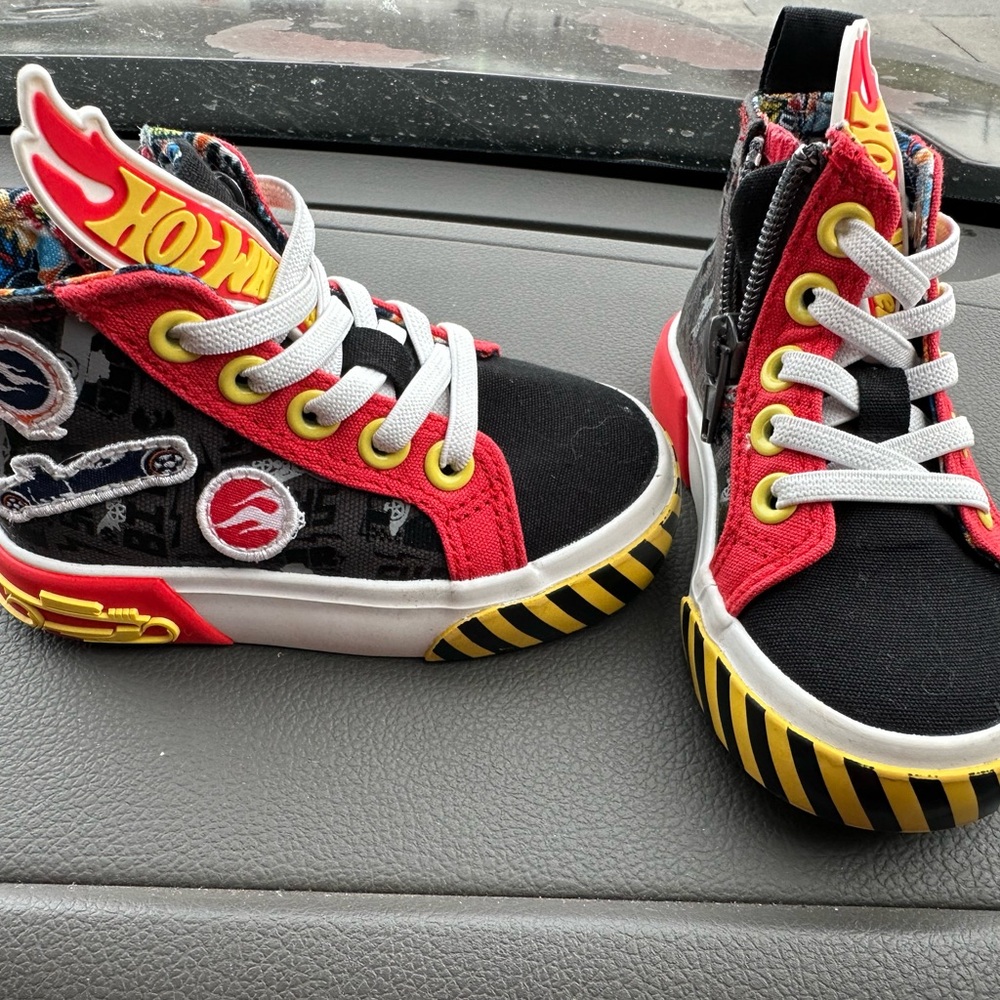 Hot Wheels High-Top Sneakers